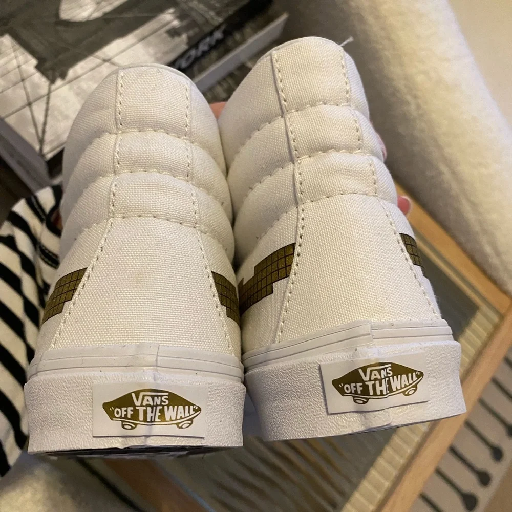 Women’s Vans Sk8-HI Slim Nintendo Console/Gold Sneakers size 7.5 - Picture 2 of 9